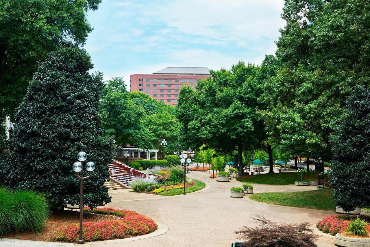 Renaissance Atlanta Waverly Hotel & Convention Center Exterior photo